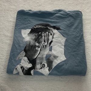 Mens short sleeve Blue Graphic Tupac Shakira T-Shirt